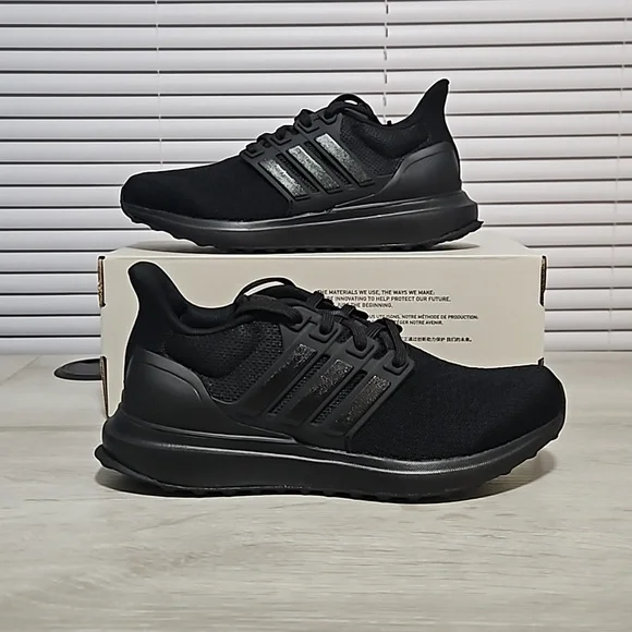 NWT Adidas UBOUNCE DNA Women's Shoes - All Black - IG6023 - Picture 2 of 6